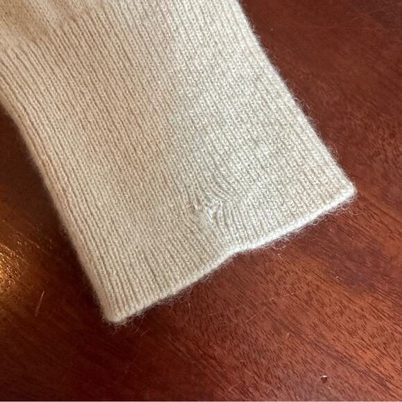 J Crew 100% Cashmere Knit Sweater Ivory Ruffle V Neck Long Sleeve Small * flaw - Picture 9 of 15